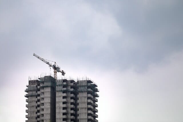 A construction crane at a construction site in NJ.